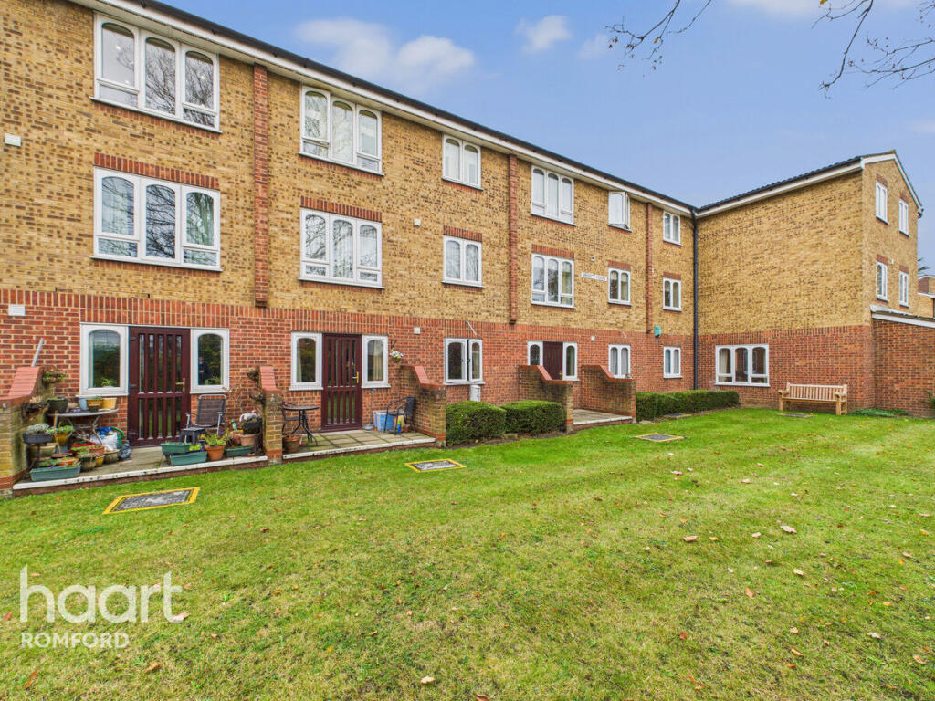 Main image of property: Frazer Close, Romford, RM1 2DE