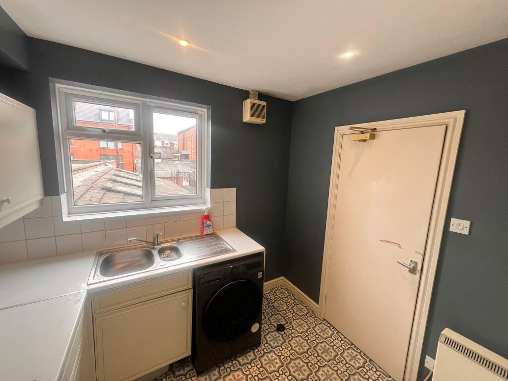 Main image of property: Warwick Court, Warwick Street, Leamington Spa, Warwickshire, CV32