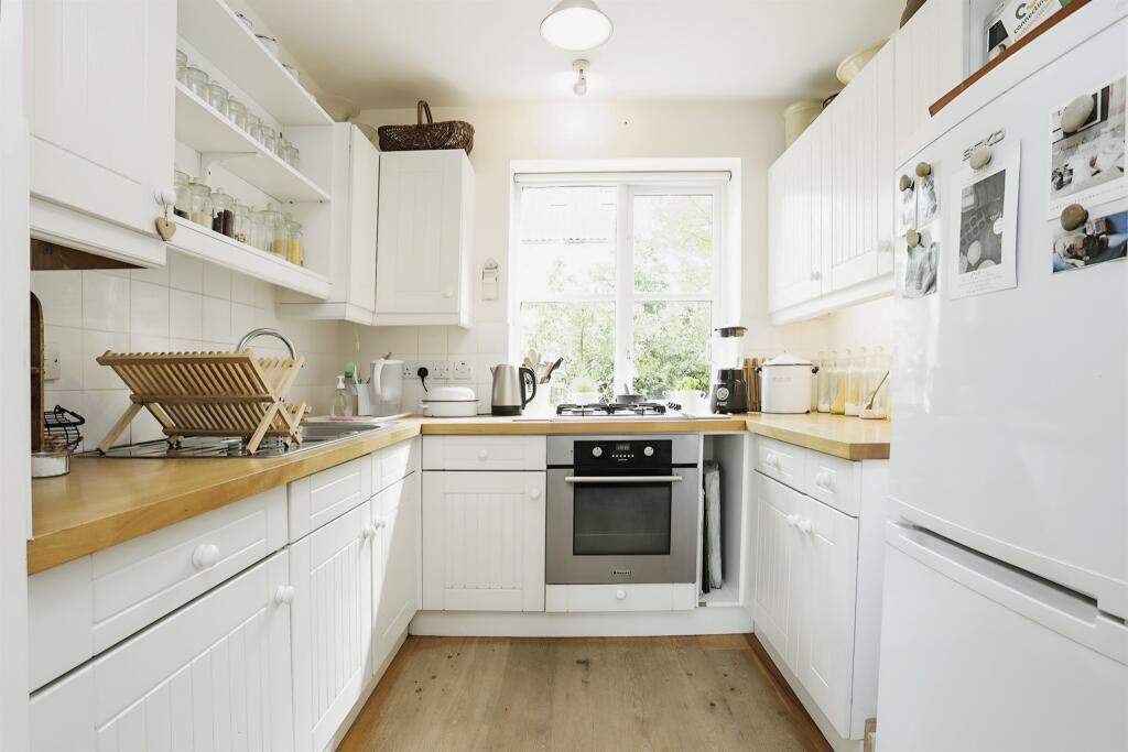 Gardenia Close, Rendlesham, Woodbridge photo 3