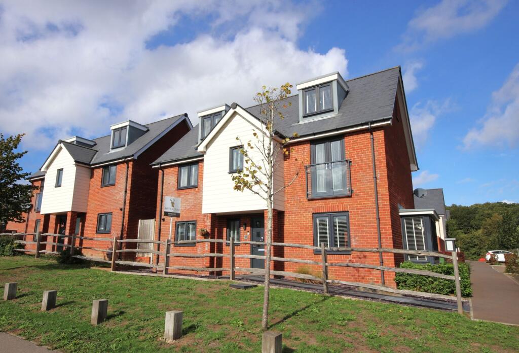 Main image of property: Fosters Copse, Bursledon, SO31