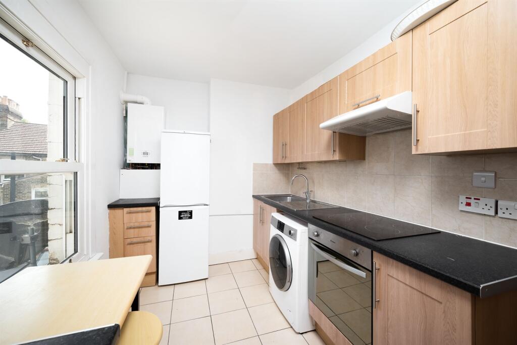 Apartment in London, Stroud Green - View 3