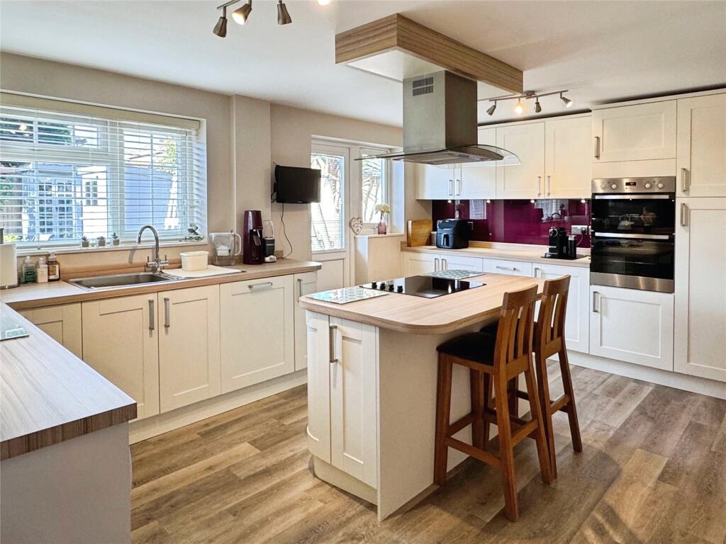 Portrush Close, Woodley, Reading photo 2