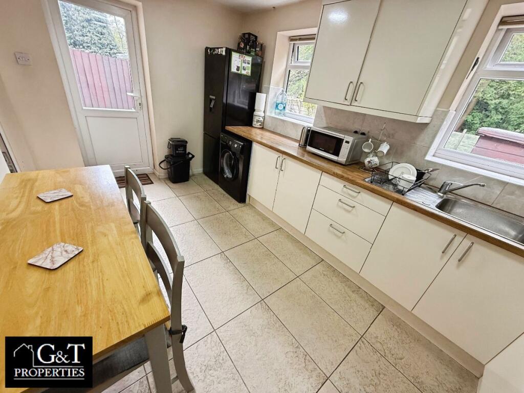 House in Dudley, Darby End - More