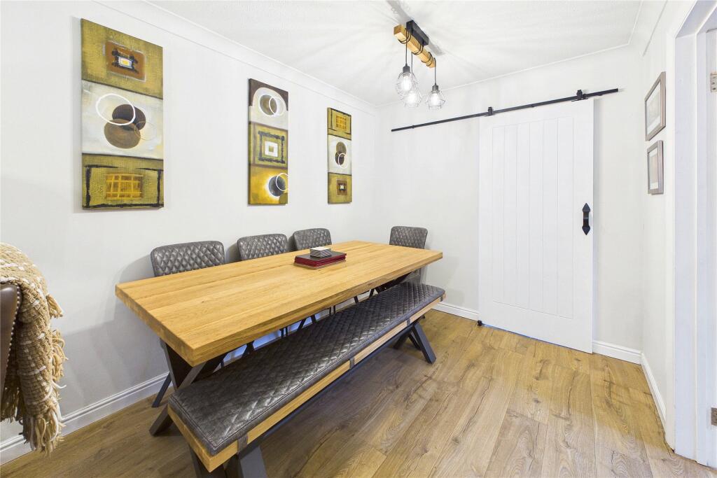 Lynwood Drive, Mytchett, Camberley, Surrey, GU16 photo 3