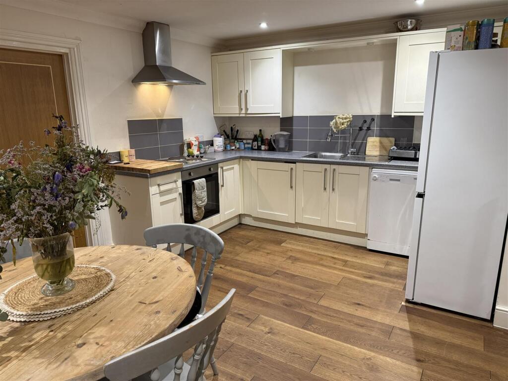 Main image of property: Flat A 26-27 Downing Street, Farnham