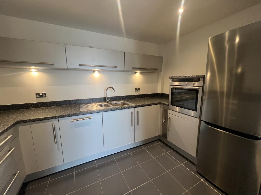 Apartment in Cardiff - View 4