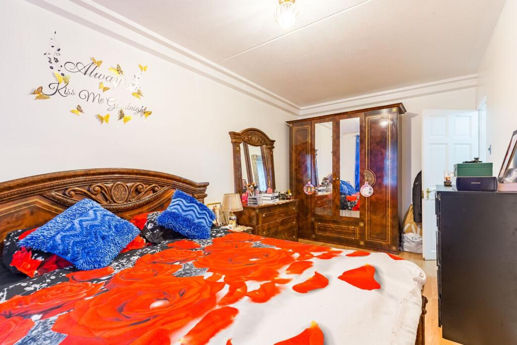 Apartment in London - More