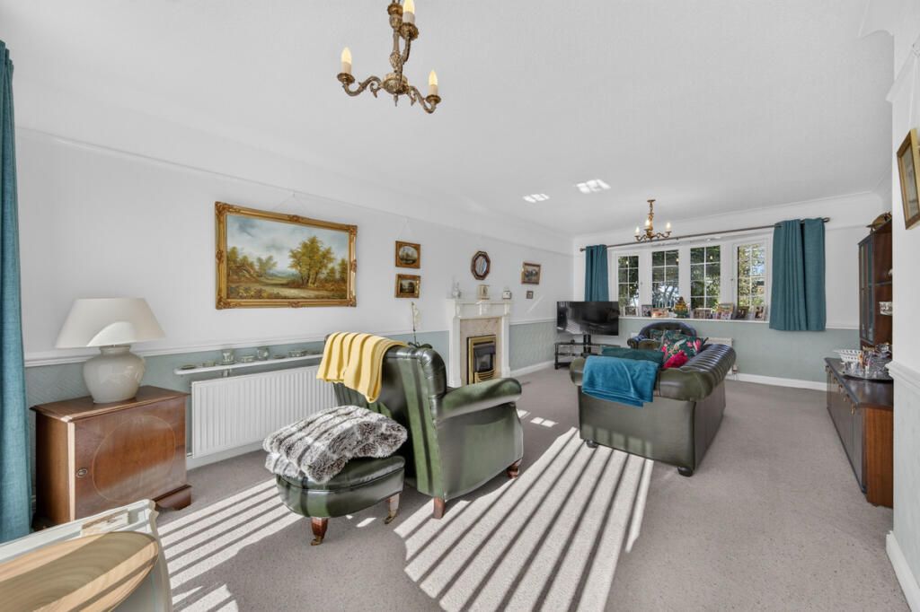 House in Kettering, Ise Lodge - More