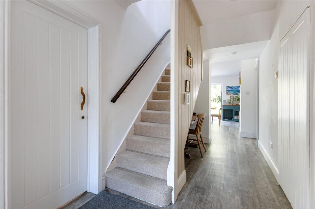 House in Sevenoaks, Kippington - View 5