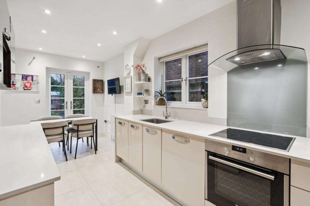 Main image of property: Elms Road, Chalfont St. Peter, Gerrards Cross, Buckinghamshire, SL9