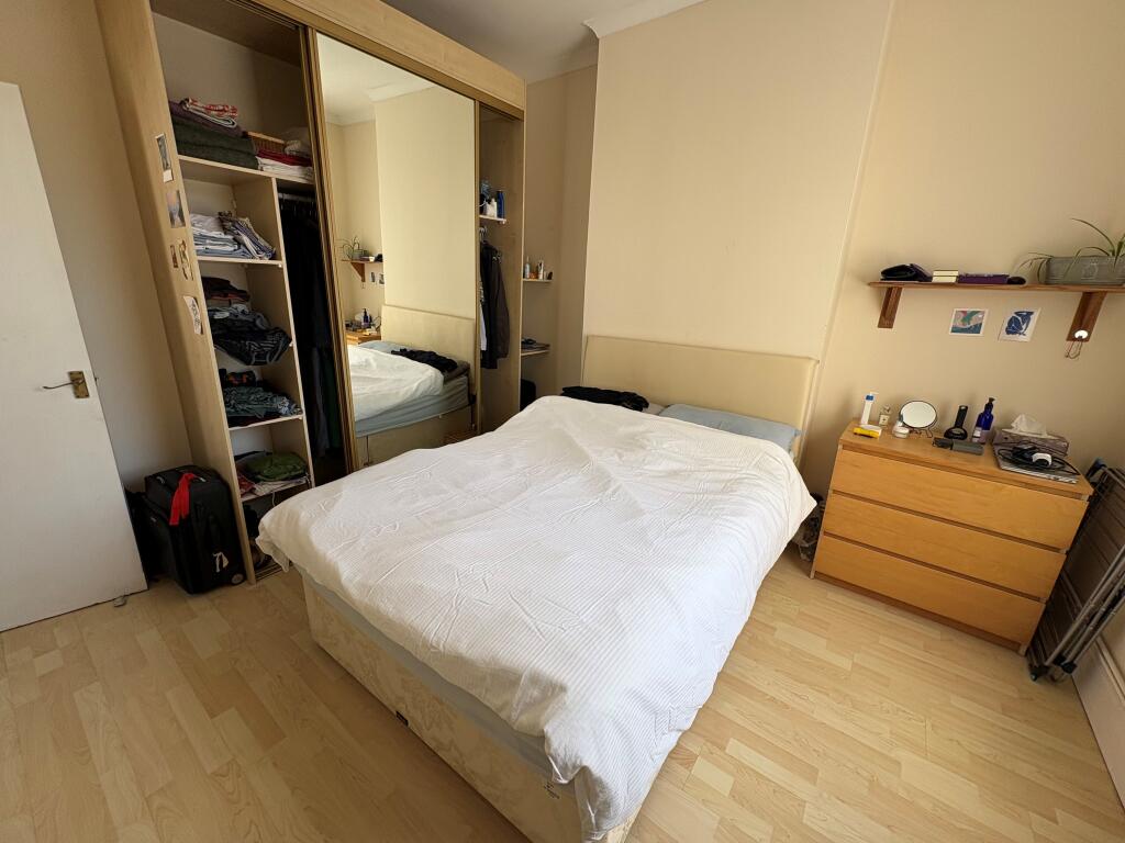 Apartment in Cardiff, Canton - View 4