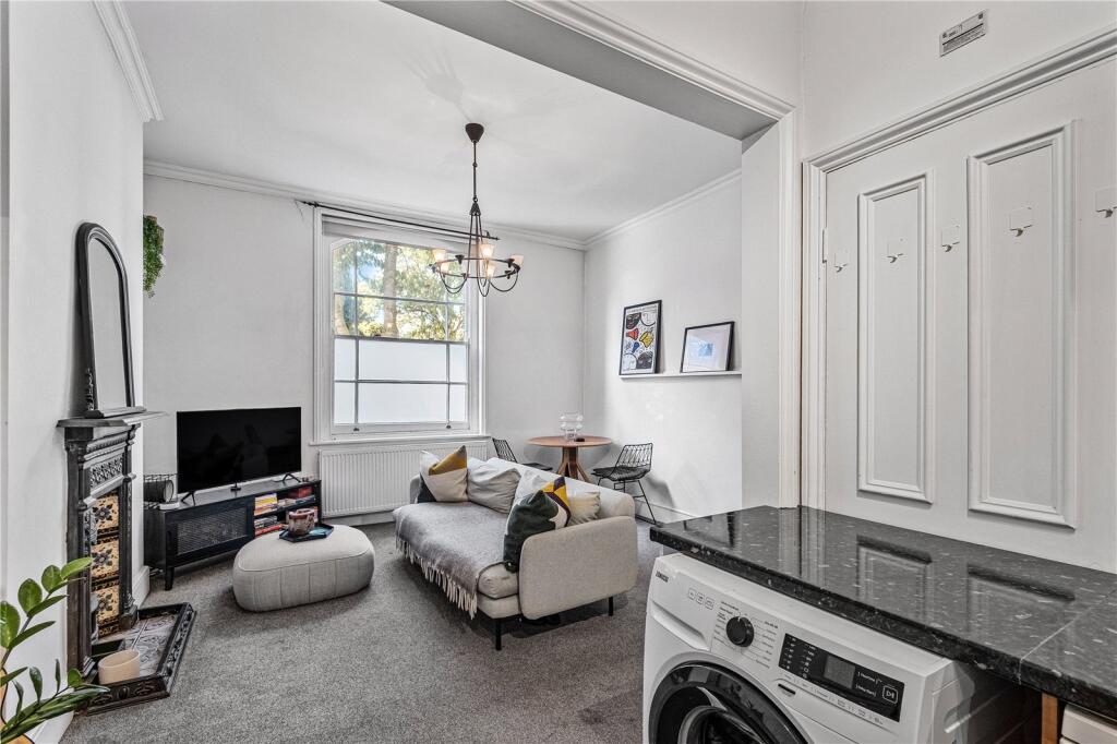 Apartment in London - View 5