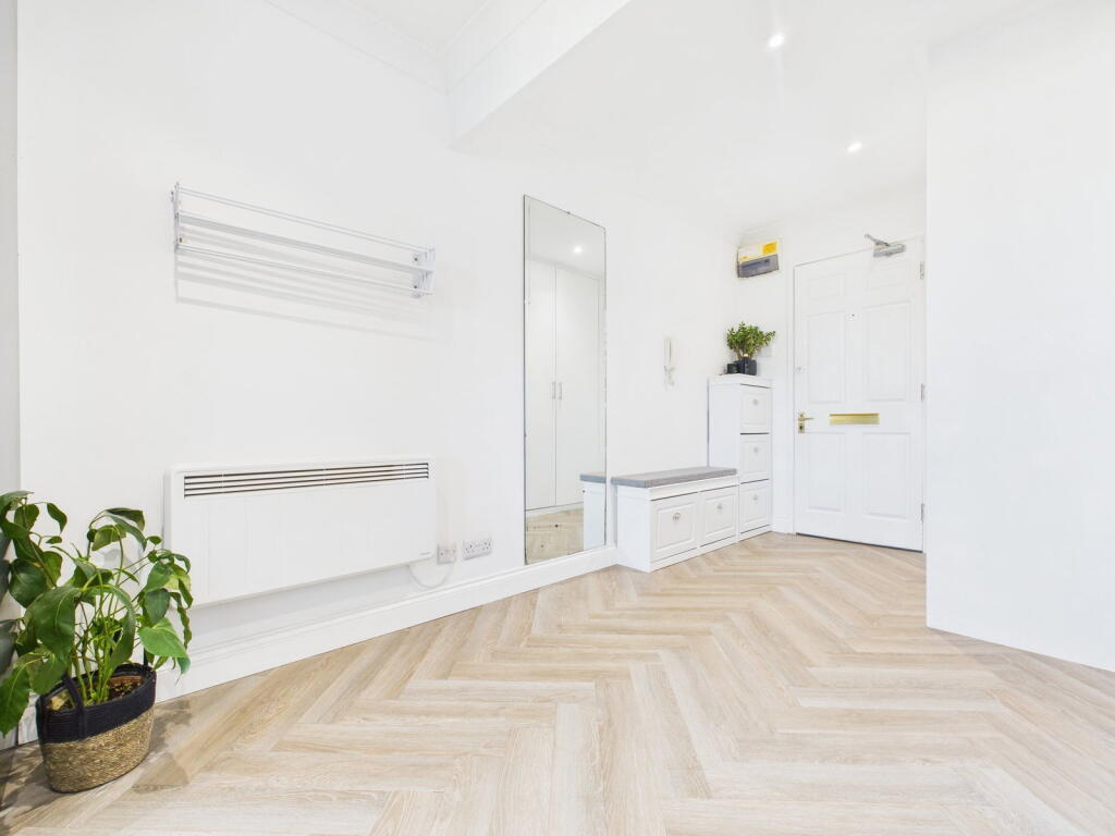 443 Brighton Road, Lancing, BN15 8LB photo 4
