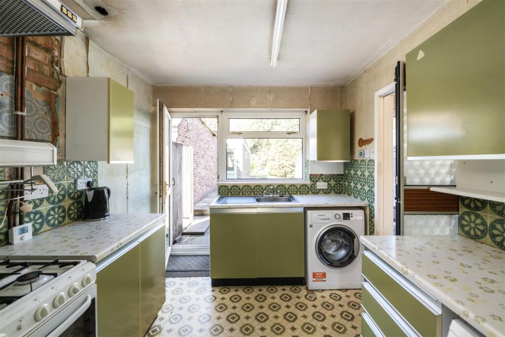 House in Redhill - More