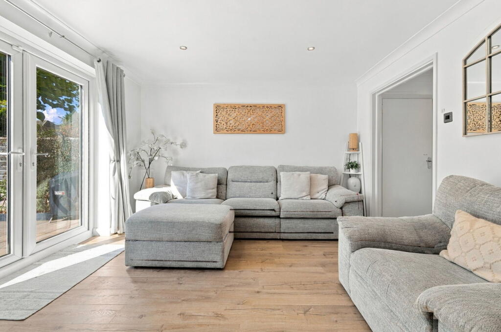 House in Basildon, Wickford - View 4