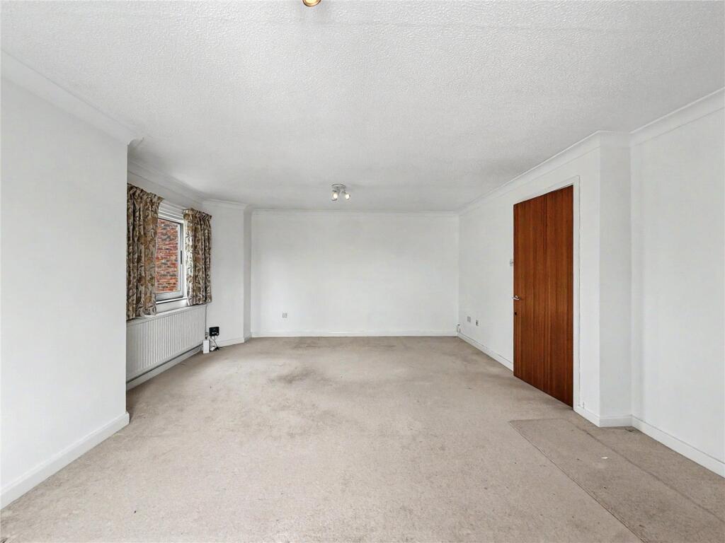Apartment in Cambridge, Newnham - View 3