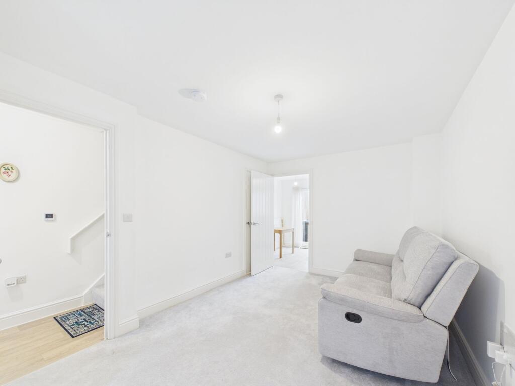 House in Derbyshire Dales, Two Dales, Darley Dale - More