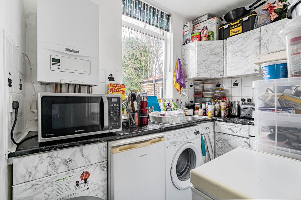 Apartment in London - View 3