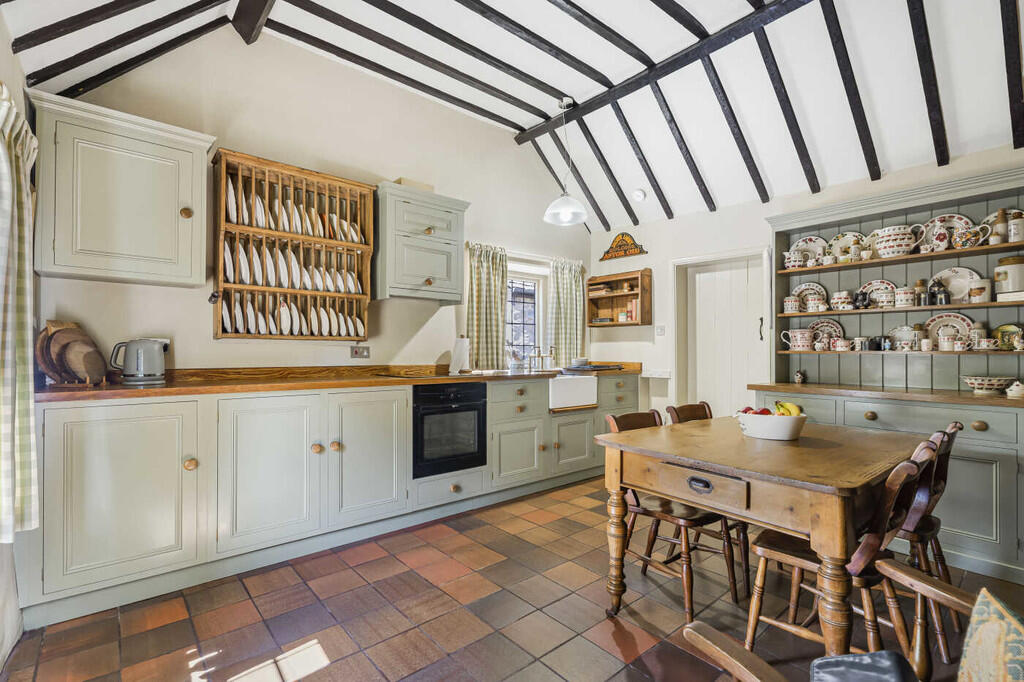 House in South Oxfordshire, Great Haseley - View 2