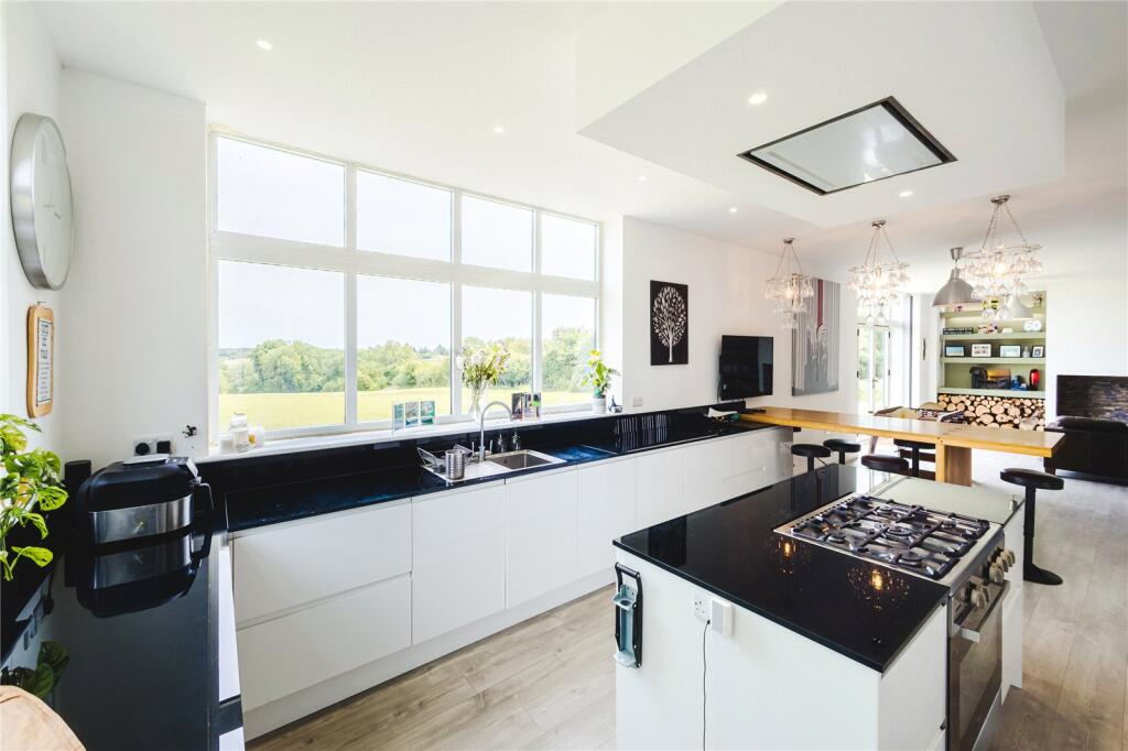 House in Swindon - View 5