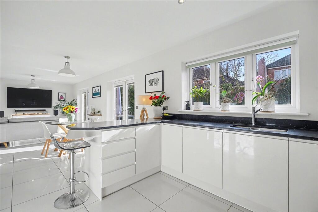 Walnut Tree Drive, Framingham Earl, Norwich, Norfolk, NR14 photo 3