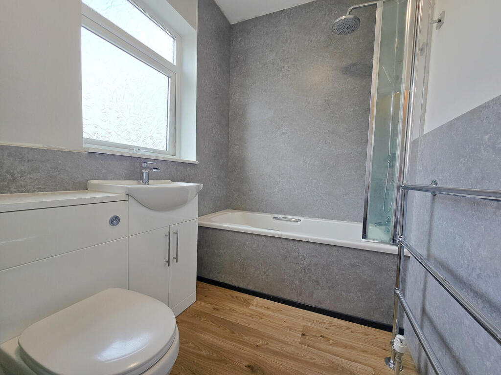Apartment in Coventry - More