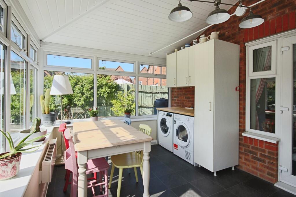 House in Warwick - View 6