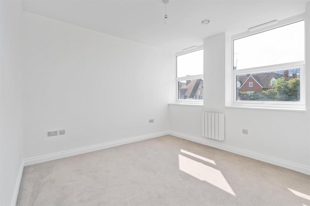 Additional image 6 of Apt 6, Warwick House, 737 Warwick Road. Solihull.