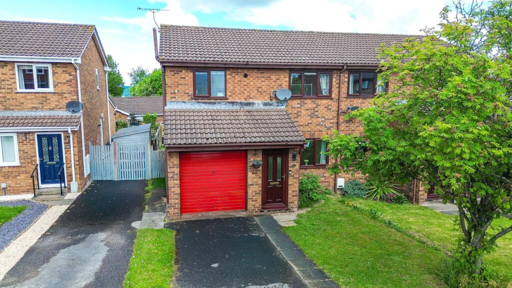 Main image of property: Holly Grange, Connah's Quay, Deeside, Flintshire, CH5 4GZ