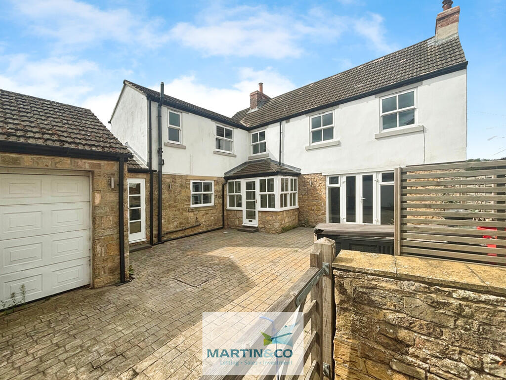4-bed detached on Worksop Road, Thorpe Salvin , £360,000