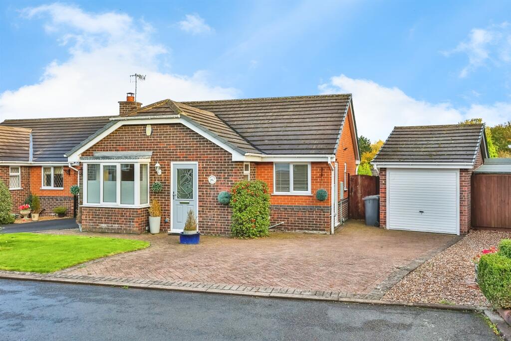 2-bed bungalow on Brandreth Drive, Giltbrook, Nottingham, £240,000