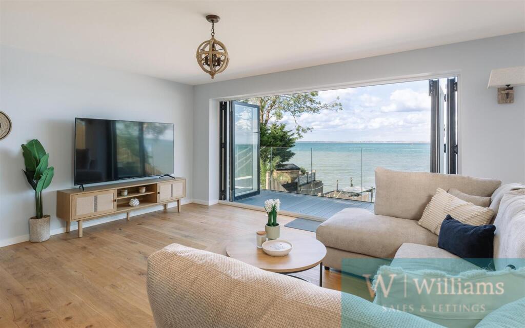 House in Wootton, Isle of Wight - More