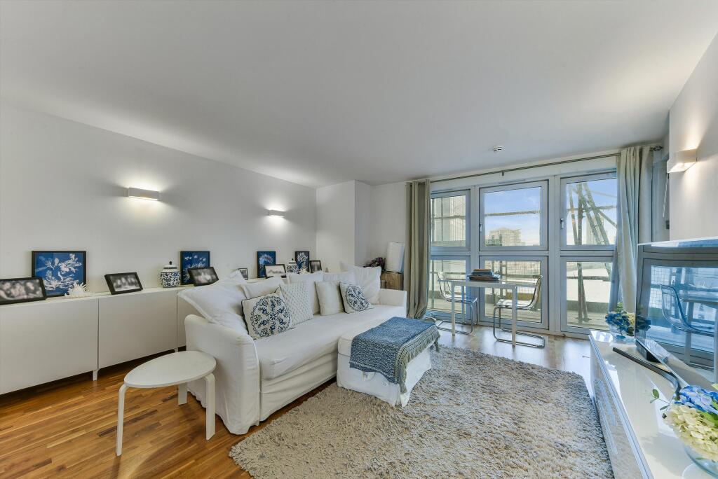 Main image of property: New Providence Wharf, Fairmont Avenue, London, E14