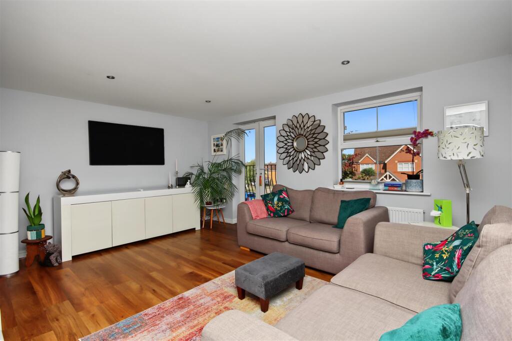 House in Rushden, North Northamptonshire - View 5