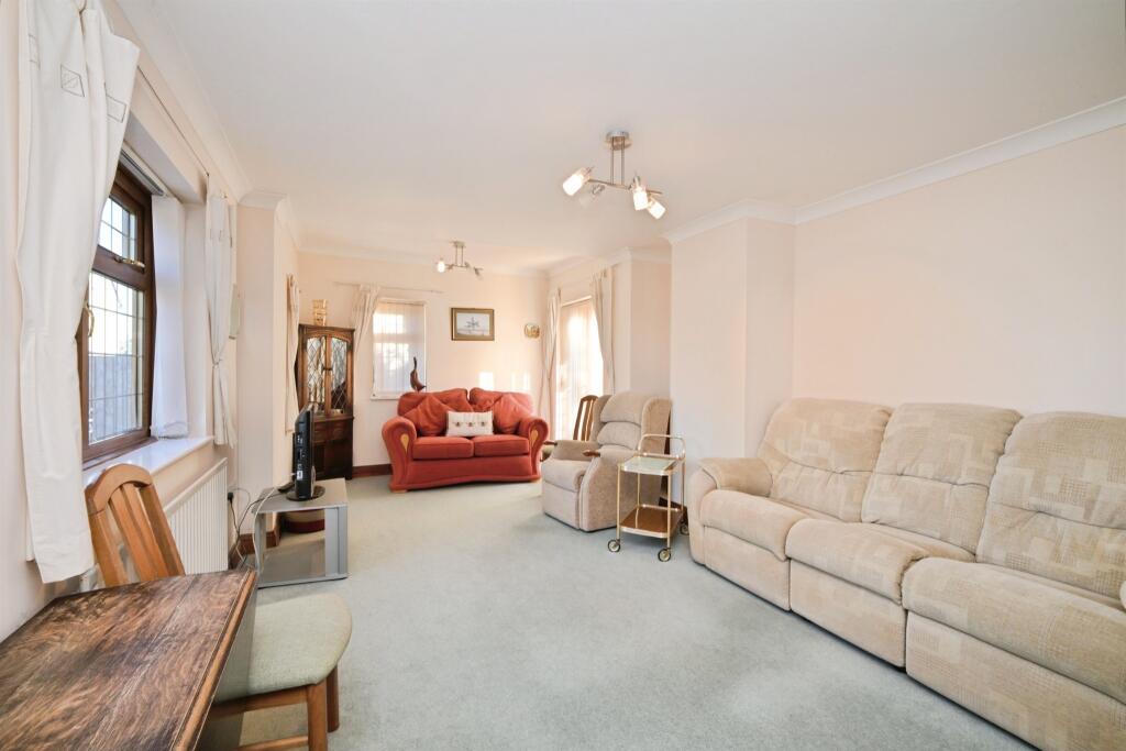 Stortford Road, Hatfield Heath, Bishop's Stortford - More