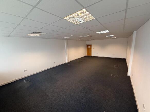750 sqft office