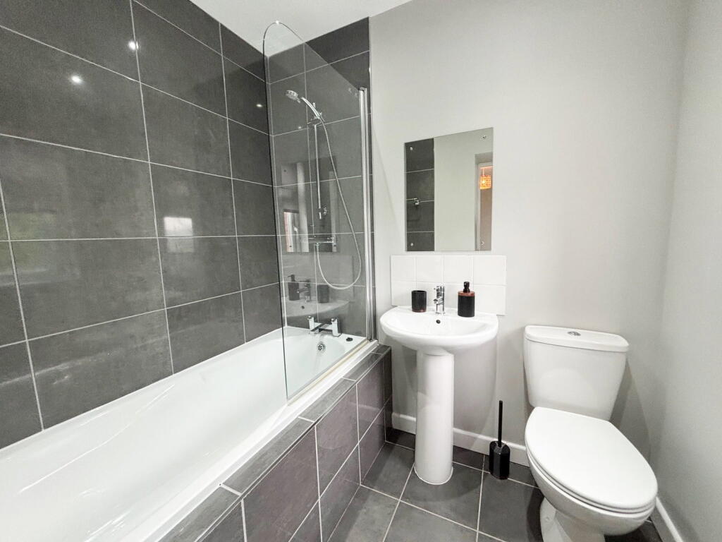 Flat 2 , 90 Victoria Road, Sutton Coldfield, B72 1SN - View 6