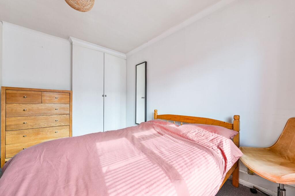 Apartment in London - View 5