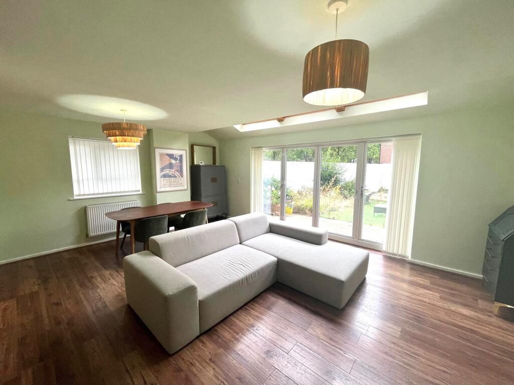 Apartment in Salford, Greater Manchester - View 2