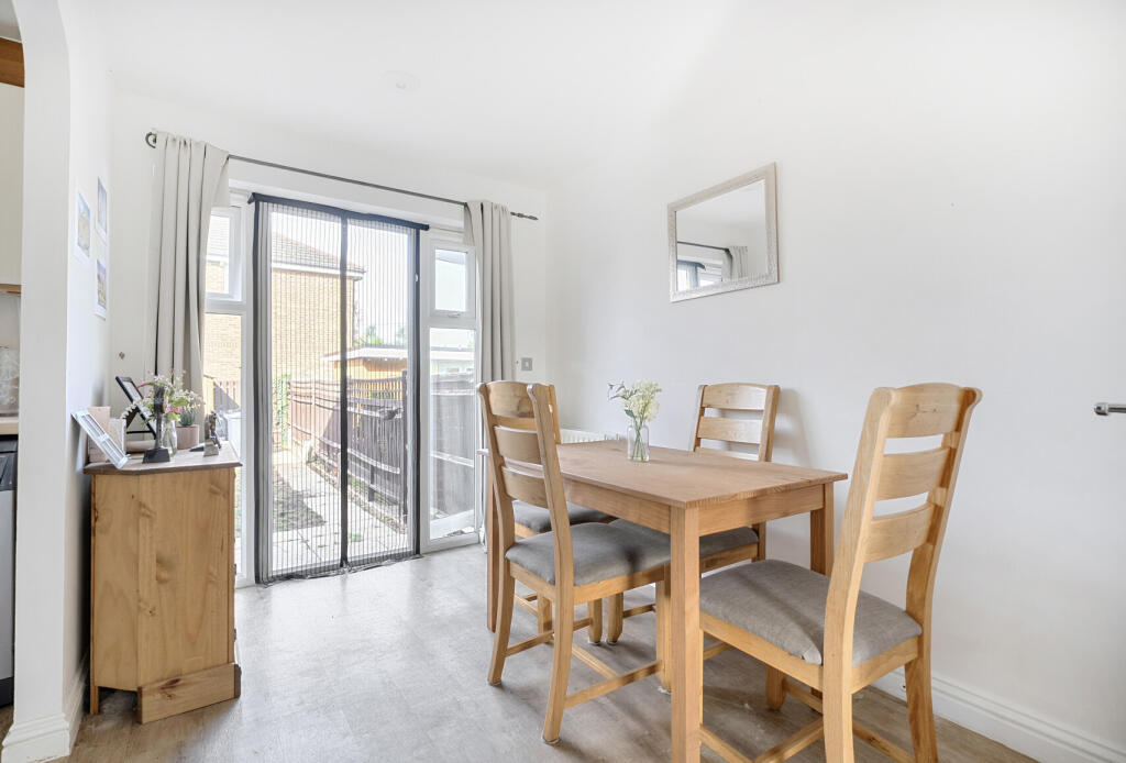 House in Redhill - View 4