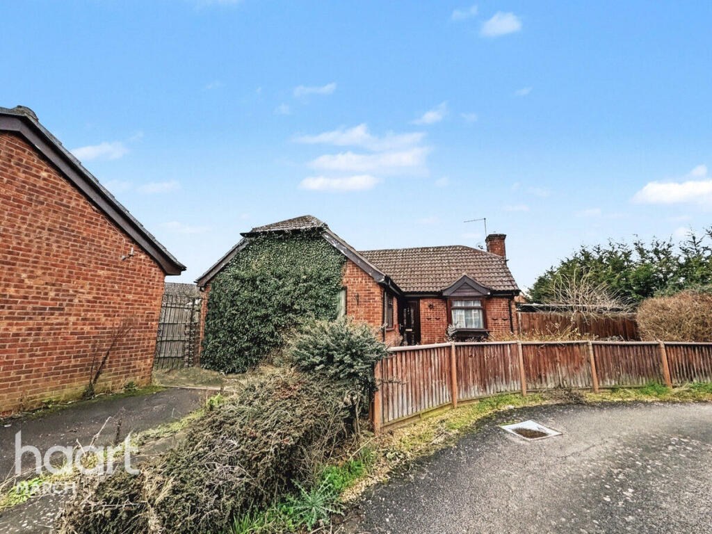 Main image of property: Grenadiers Drive, Chatteris