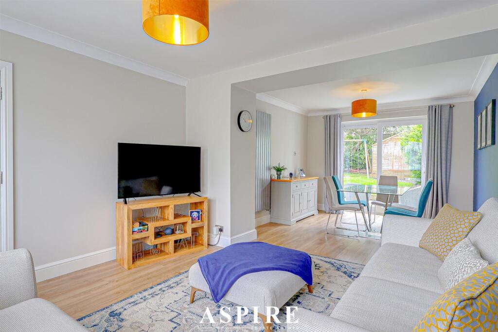 Down Hall Close, Rayleigh - View 5