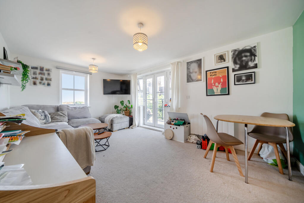 Apartment in London, Howbury, Slade Green - More