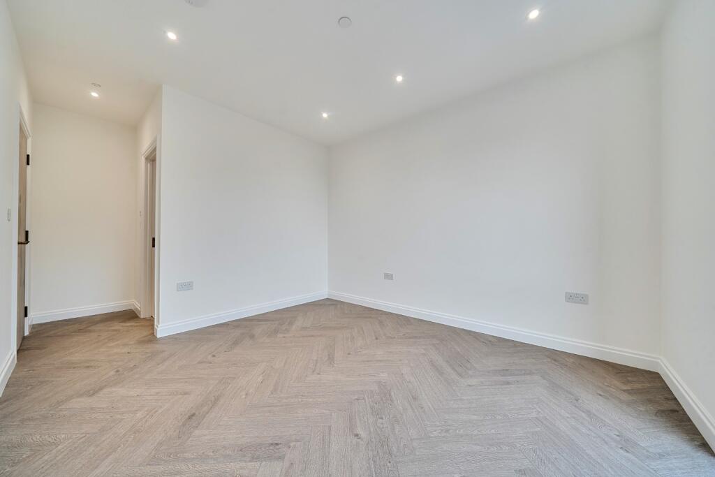 Apartment in Dartford - View 3