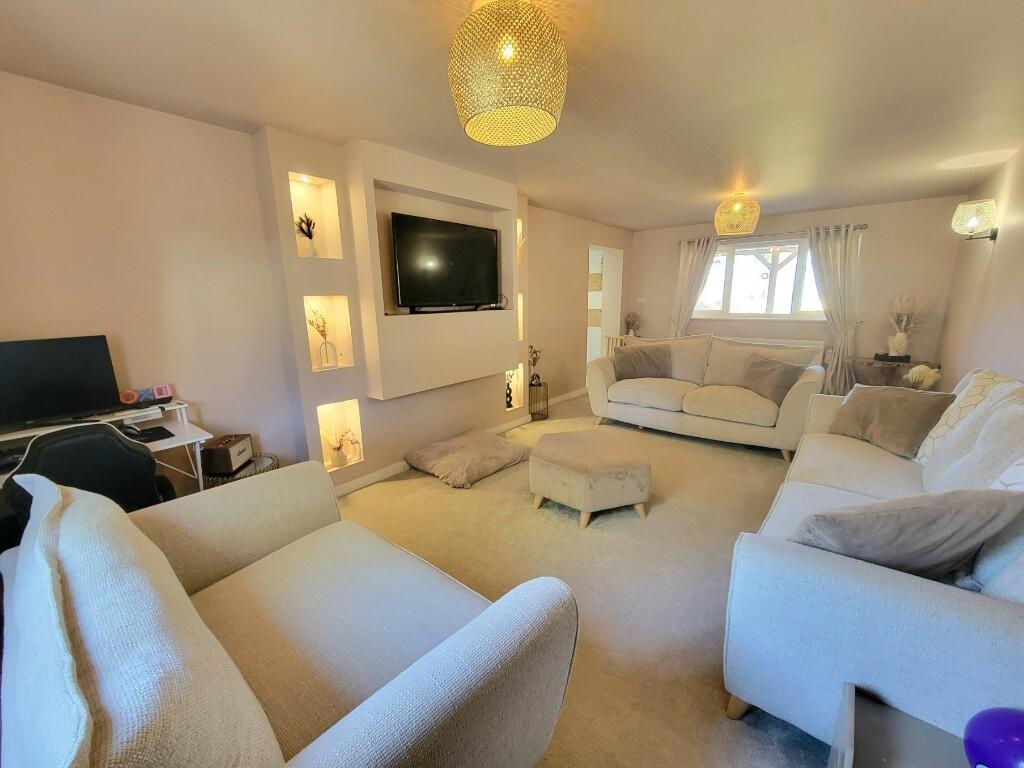Lovetofts Drive, Ipswich, Suffolk, IP1 photo 3