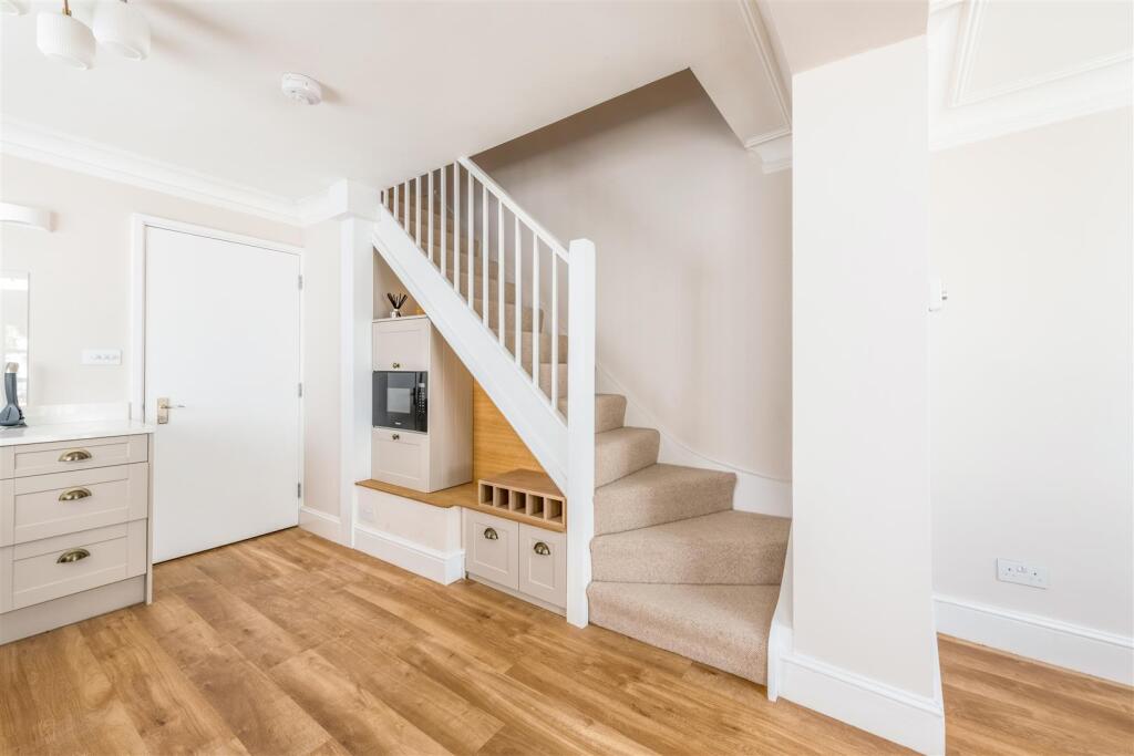 House in Brighton, West Hill, Round Hill - More