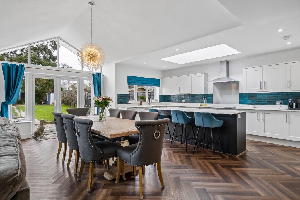 House in Maidenhead, Highway - View 5