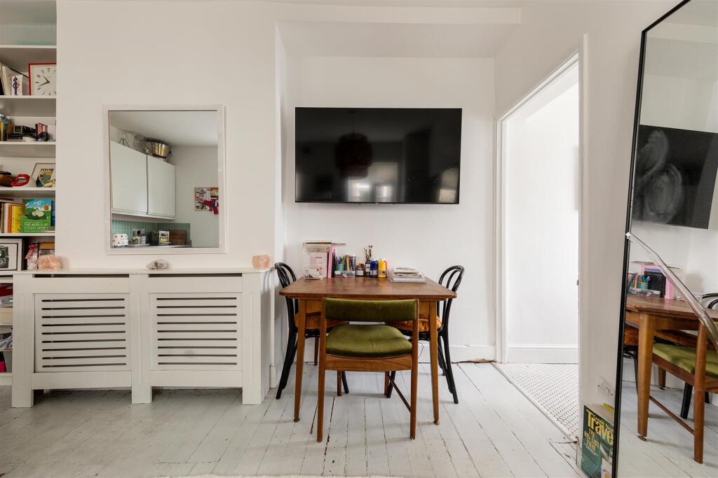Apartment in London, Leyton - View 5