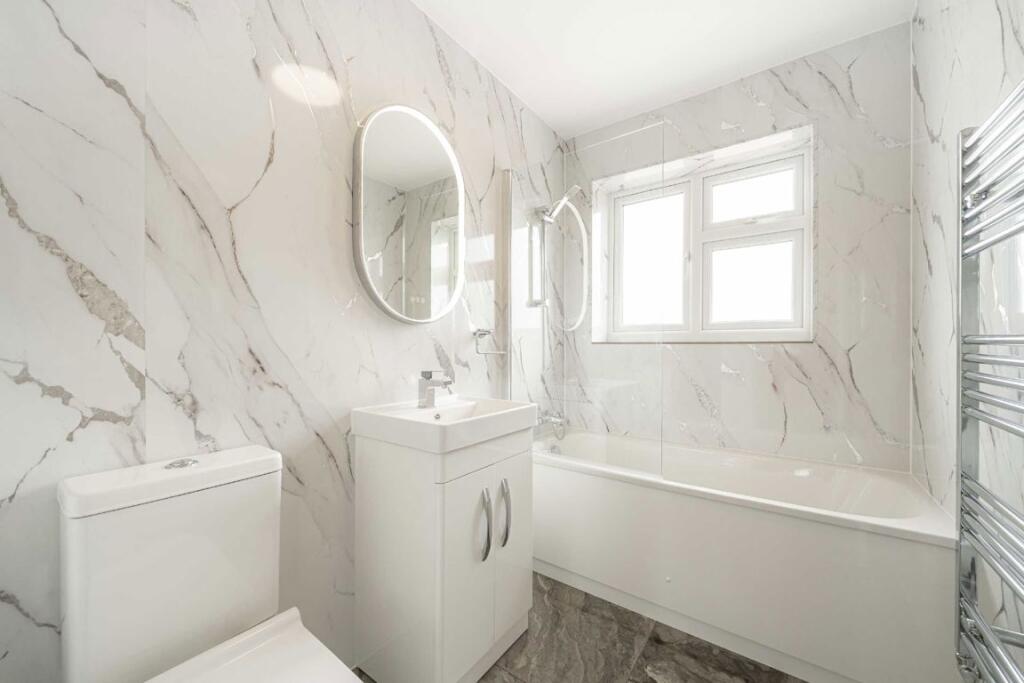 House in Twickenham - View 4