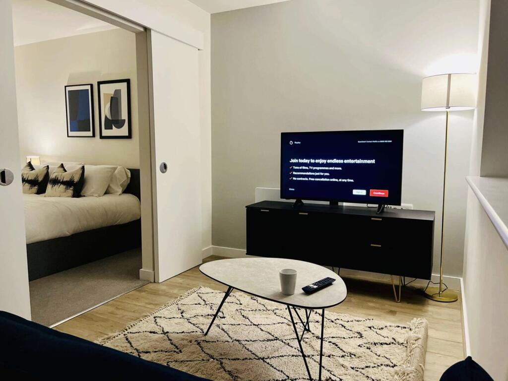 Main image of property: Apartment 502, Paragon House, 48 Seymour Grove, Manchester